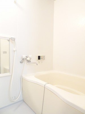 拡大写真:クレストールSATOU 2階201のお風呂です