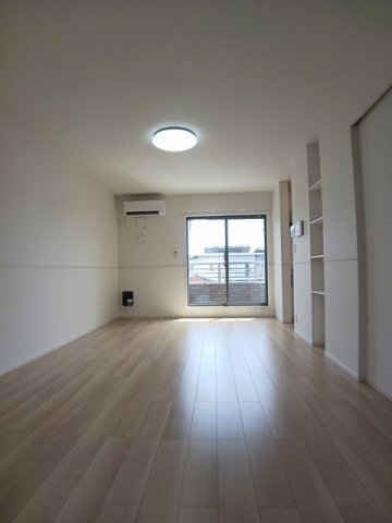 拡大写真:スマイル 2階205の居間です
