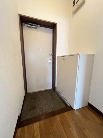 拡大写真:樋ノ口ハイツ 1階B-101のシューズボックス付き玄関