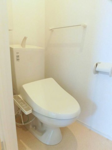 拡大写真:アルソールB 1階101のトイレもきれいです