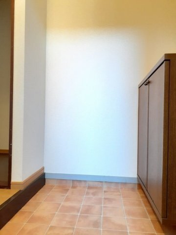 拡大写真:メリーハイツA 1階101の落ち着いた玄関です