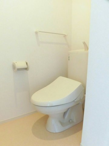 拡大写真:アルソールA 1階103のトイレです