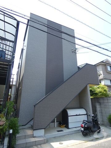 Casa del canario 諏訪ノ森の外観