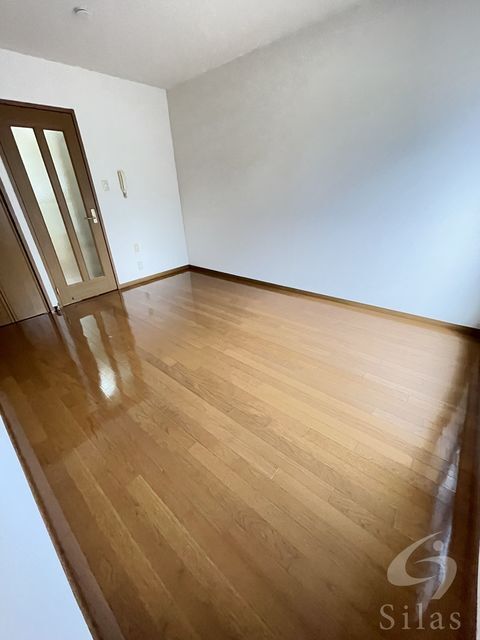 拡大写真:グランソレイユK&J壱番館 2階211の内観