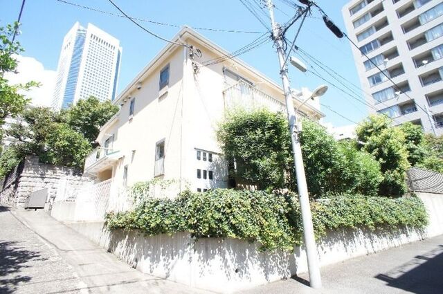 渋谷区初台1丁目の外観