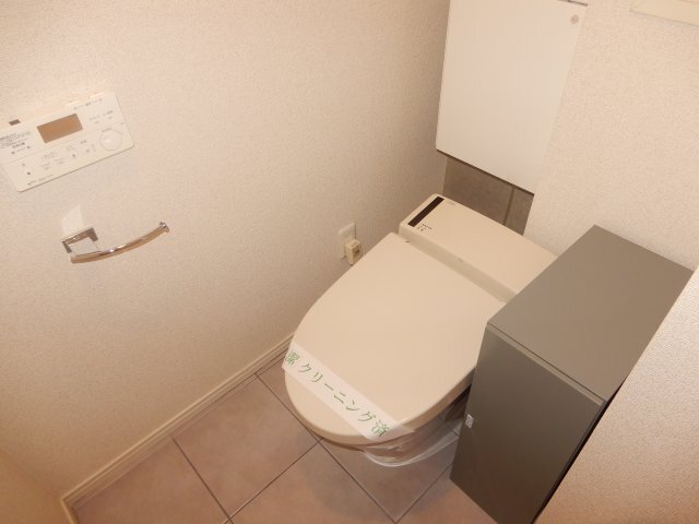 拡大写真:世田谷区代田5丁目 4階401のトイレ