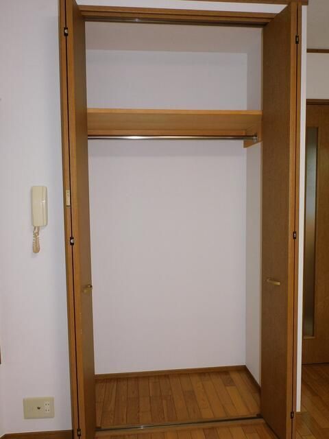 拡大写真:世田谷区大原2丁目 1階102の収納