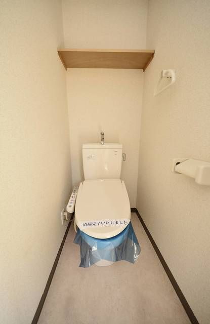 拡大写真:世田谷区下馬2丁目 1階101のトイレ