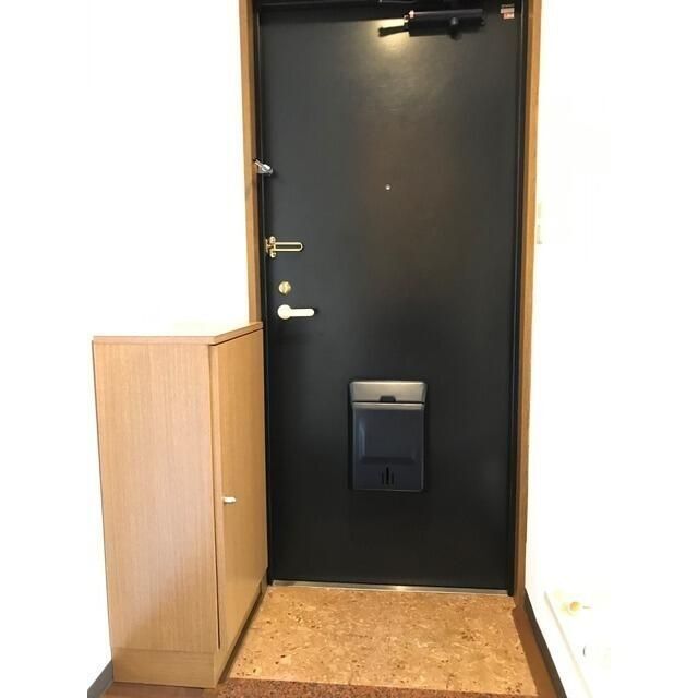拡大写真:世田谷区三軒茶屋1丁目 3階301の玄関