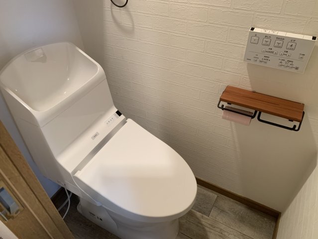 拡大写真:ワールドパレス三軒茶屋 2階202のトイレ