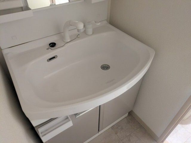 拡大写真:世田谷区三軒茶屋1丁目 3階302の洗面所