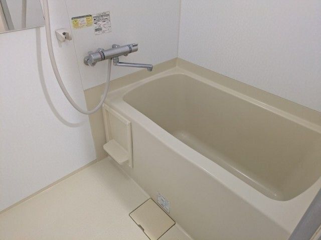 拡大写真:世田谷区三軒茶屋1丁目 3階302の風呂