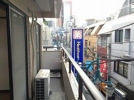 拡大写真:世田谷区三軒茶屋1丁目 3階302のバルコニー