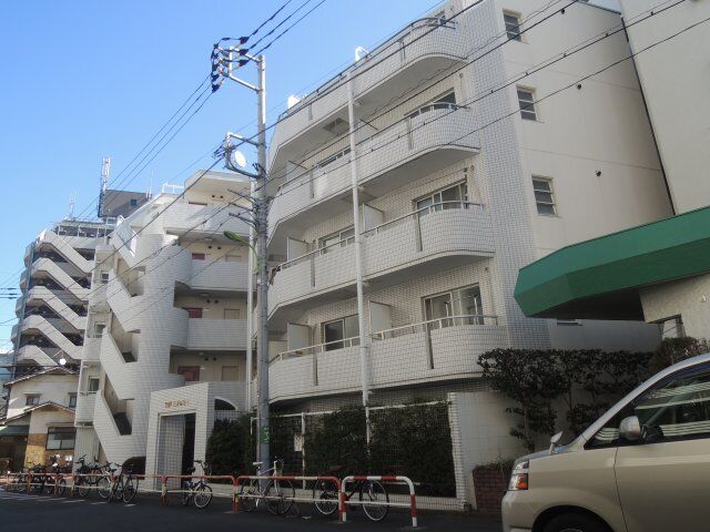 世田谷区三軒茶屋2丁目の外観