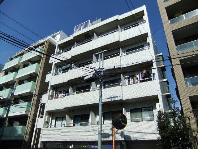 世田谷区三軒茶屋2丁目の外観