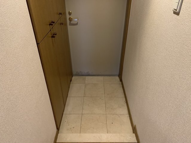 拡大写真:ワールドパレス三軒茶屋 2階202の玄関