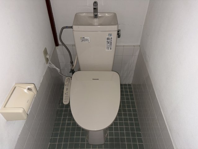 拡大写真:世田谷区代沢5丁目 2階202のトイレ