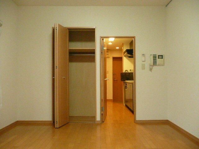 拡大写真:世田谷区三軒茶屋1丁目 2階202の寝室