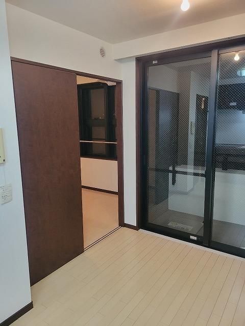 拡大写真:世田谷区玉川4丁目 4階401の居間