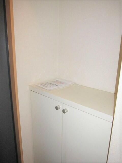 拡大写真:世田谷区上用賀1丁目 1階102の収納