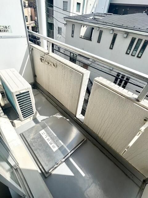 拡大写真:世田谷区三軒茶屋2丁目 4階405のバルコニー