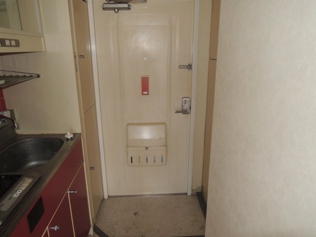 拡大写真:世田谷区三軒茶屋2丁目 4階405の玄関