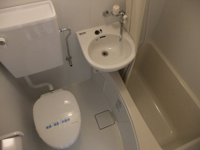 拡大写真:世田谷区三軒茶屋2丁目 4階403の風呂