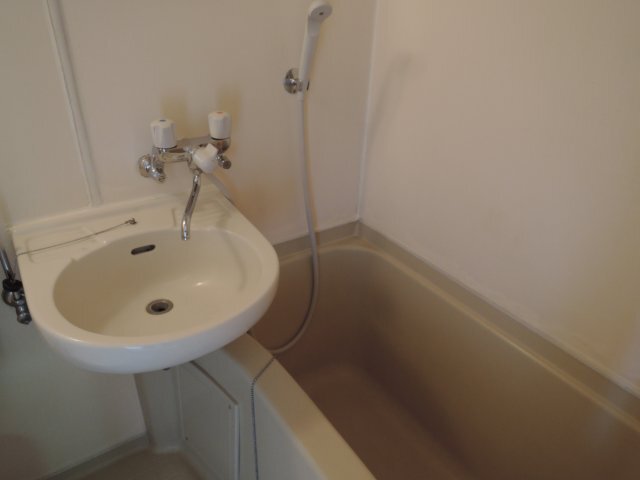 拡大写真:世田谷区三軒茶屋2丁目 4階403の洗面所