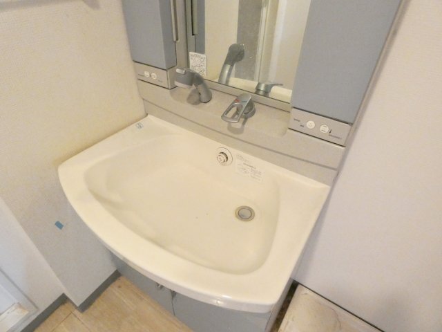 拡大写真:世田谷区砧6丁目 5階502の洗面所