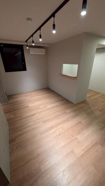 拡大写真:世田谷区成城6丁目 5階601の居間