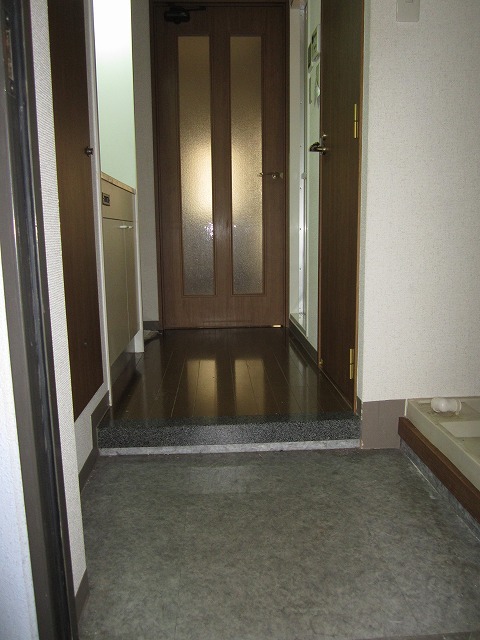 拡大写真:世田谷区砧8丁目 1階103の玄関