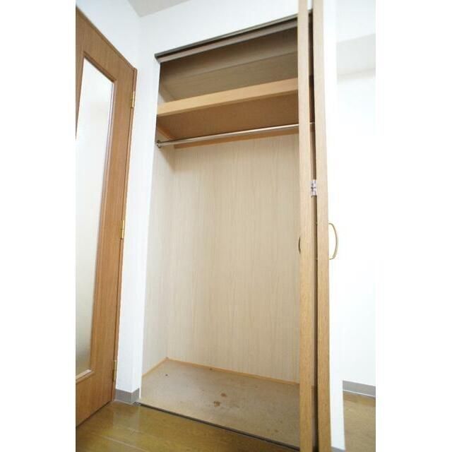 拡大写真:世田谷区砧8丁目 1階103の収納