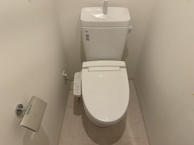 拡大写真:世田谷区北沢2丁目 1階101のトイレ