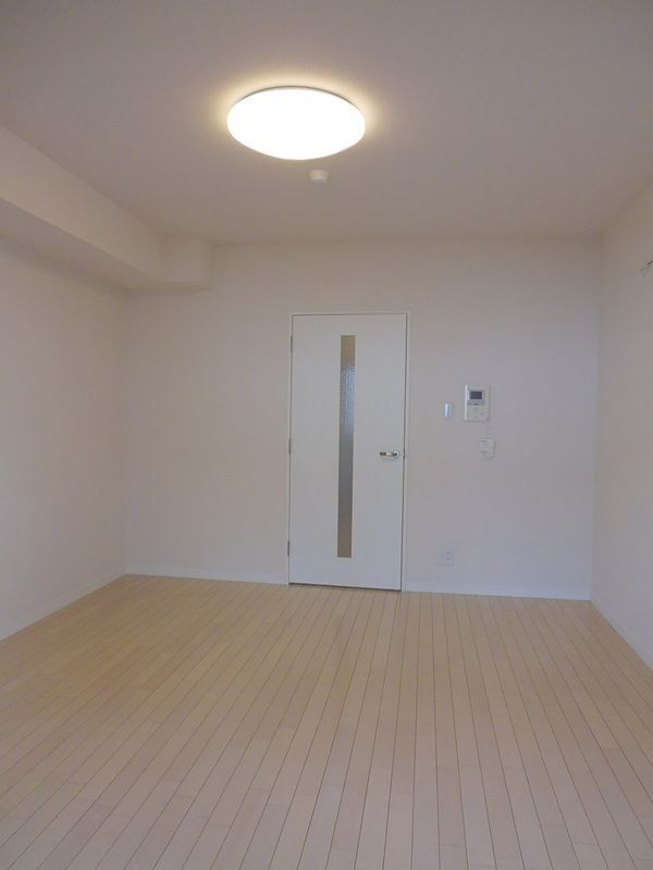 拡大写真:世田谷区給田4丁目 3階305の居間