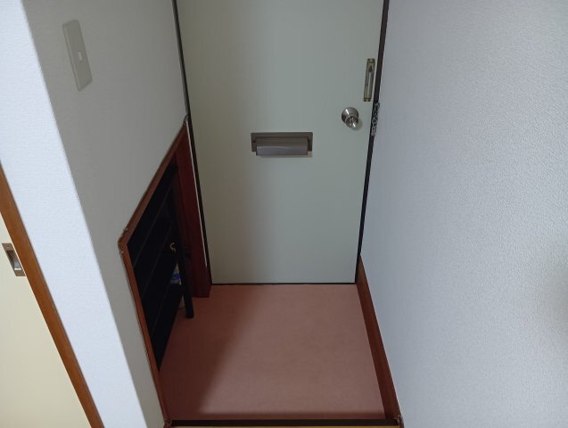 拡大写真:ヴィラ幡ヶ谷 2階207号の玄関