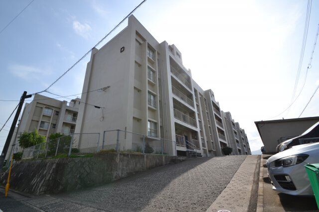 鈴が台団地分譲住宅 D棟の外観