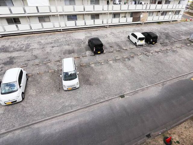 拡大写真:ビレッジハウス宮ヶ迫3号棟 5階0502の駐車場があります
