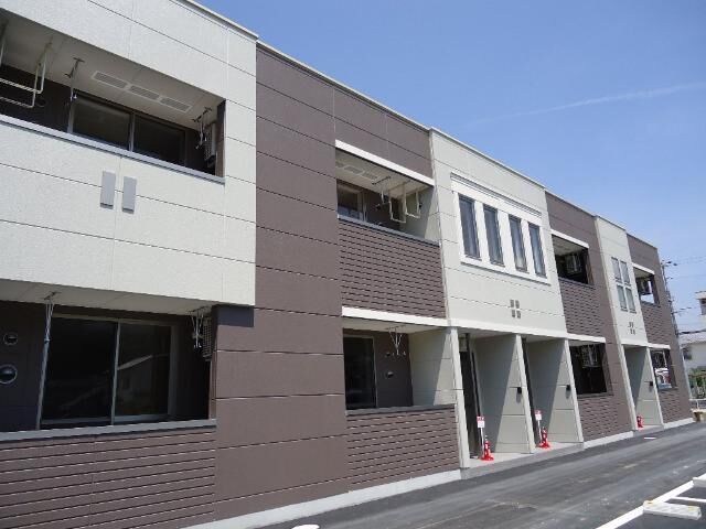 拡大写真:Maison de Cherir.Y 1階101の外観写真(昼)