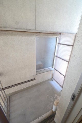 拡大写真:小松ビル2 3階302のバルコニー