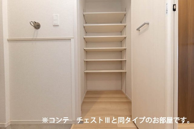 拡大写真:中筋1丁目アパート 1階104のたっぷりとした収納スペースです