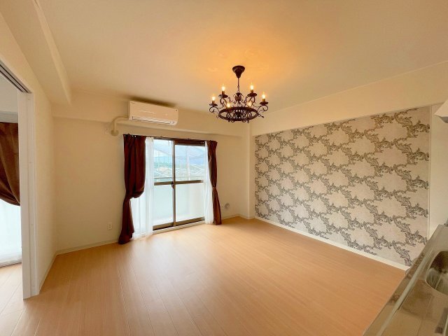 拡大写真:アルティメイトビル落合 3階302のゆったりした子供部屋です