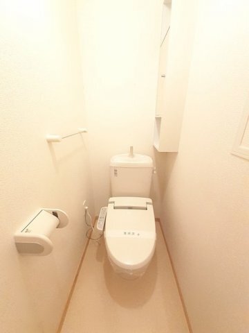 拡大写真:セレッソ 2階202のトイレです