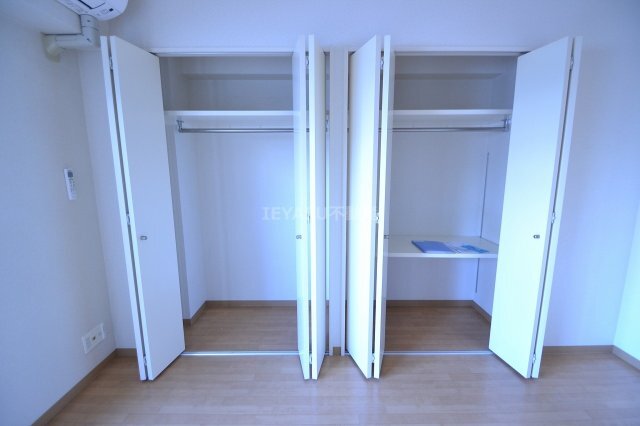 拡大写真:第22友建ビル 3階302の収納