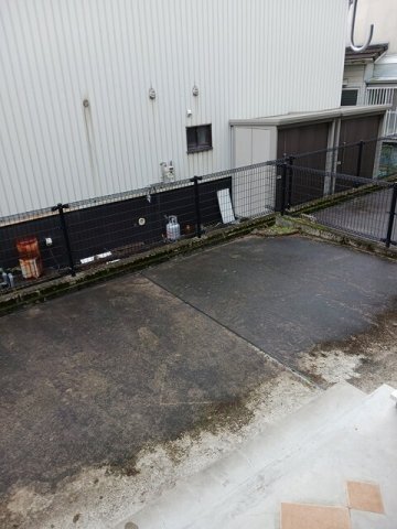 拡大写真：ブリ－ゼ・Ｆ 1階102の簡単な家庭菜園も楽しめるお庭です