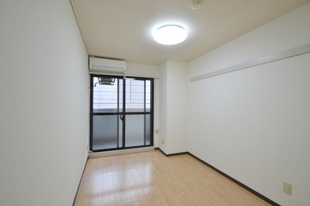 拡大写真:田中興産本社ビル 4階403の参考写真