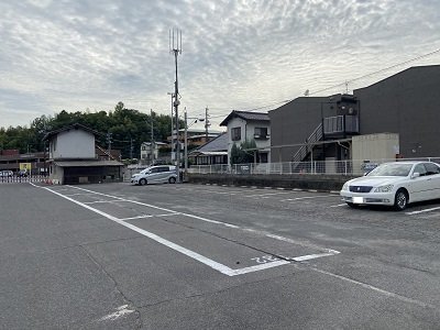 拡大写真:レオパレスサン宮島 2階201の駐車場①