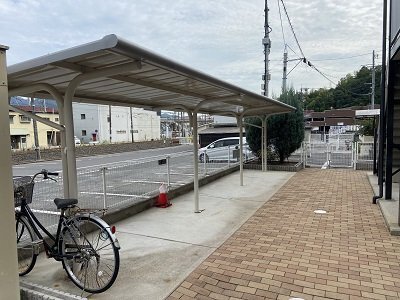 拡大写真:レオパレスサン宮島 2階201の駐輪場