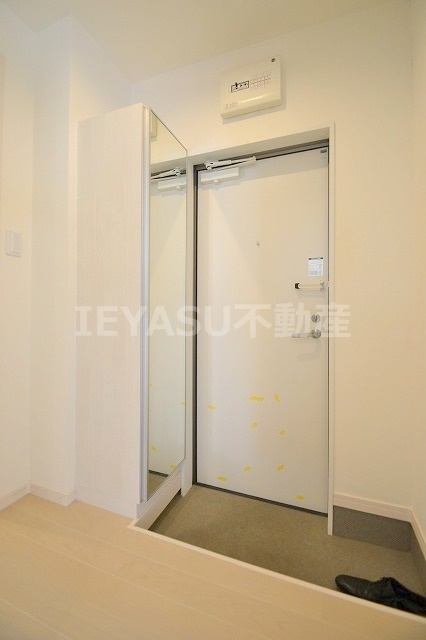 拡大写真：Regalest　Laulea　草津　2 3階302の玄関