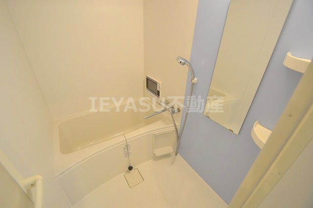 拡大写真：Regalest　Laulea　草津　2 3階302の風呂