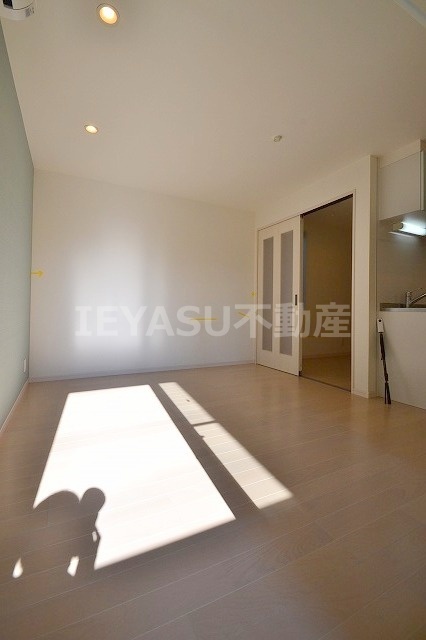 拡大写真：Regalest　Laulea　草津　2 3階302の居間